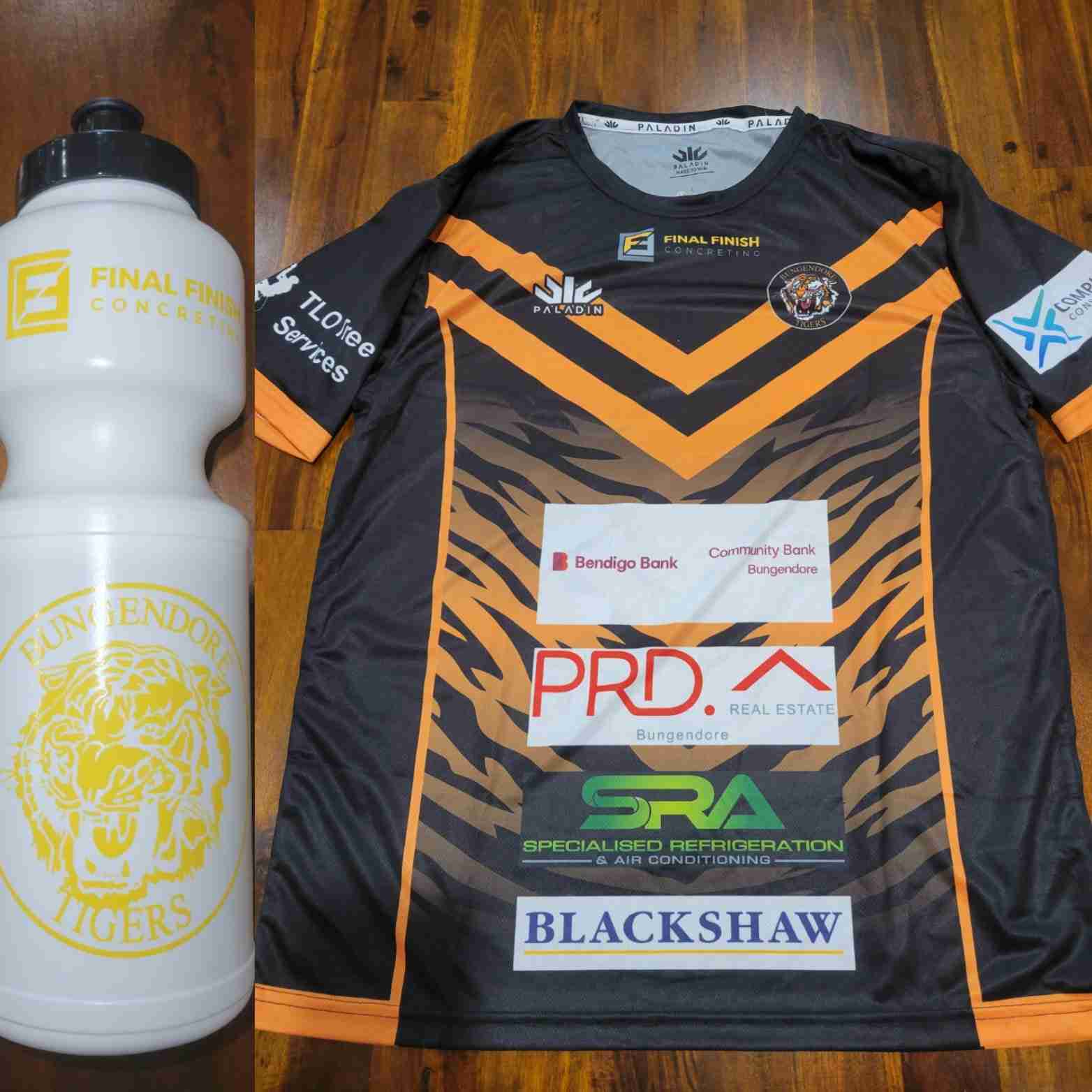 Read more about the article Juniors: training shirts and drink bottles
