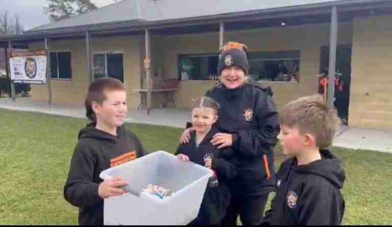 Read more about the article Juniors: Signed jersey raffle winner